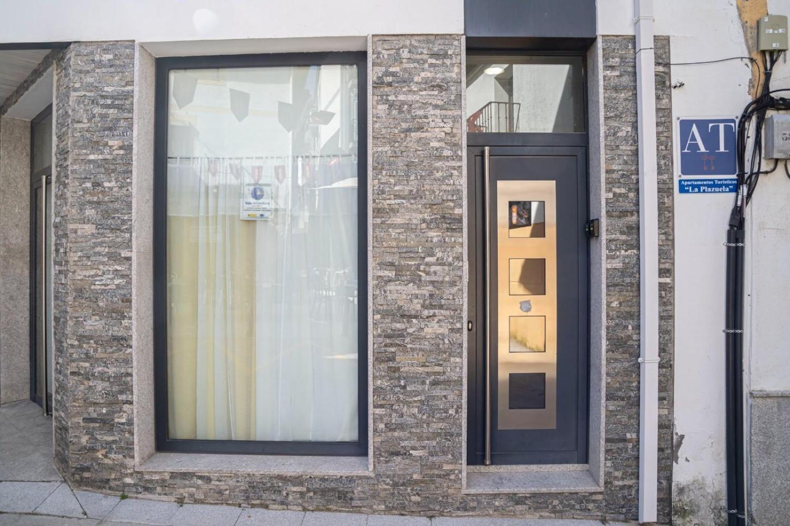 Apartamentos La Plazuela Banos De Montemayor Exterior foto